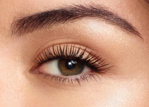 Extension de cils réalisée à Vergèze chez Bien-Être & Formation